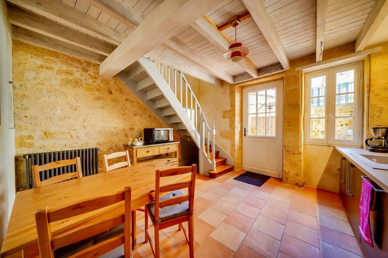 Апартаменты Logis Loiseau Avec Terrasse Сент-Эмильон Экстерьер фото